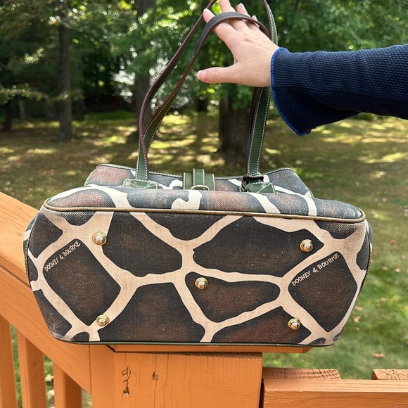 Dooney & Bourke Giraffe Canvas Shoulder Bag Purse Tote with Green Leather Trim - Picture 8 of 16